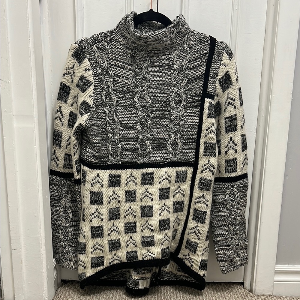 Black and Gray Patterned Sweater